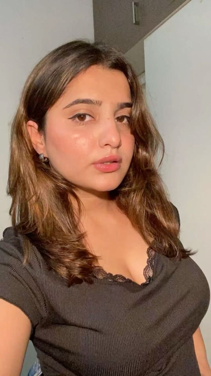 VIP Escort Service Akshardham Ready to Meet