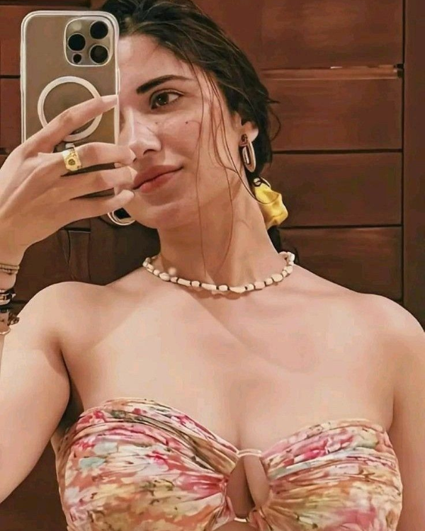 Elegant Call Girl in Ahmednagar - Independent